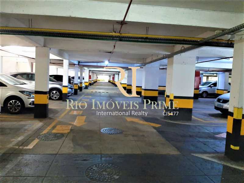 Conheça GARAGEM do imóvel - Cond Saens Pena, Tijuca, lazer, 3 quartos, 2 vagas - RPAP30284 - 29 GARAGEM - 29