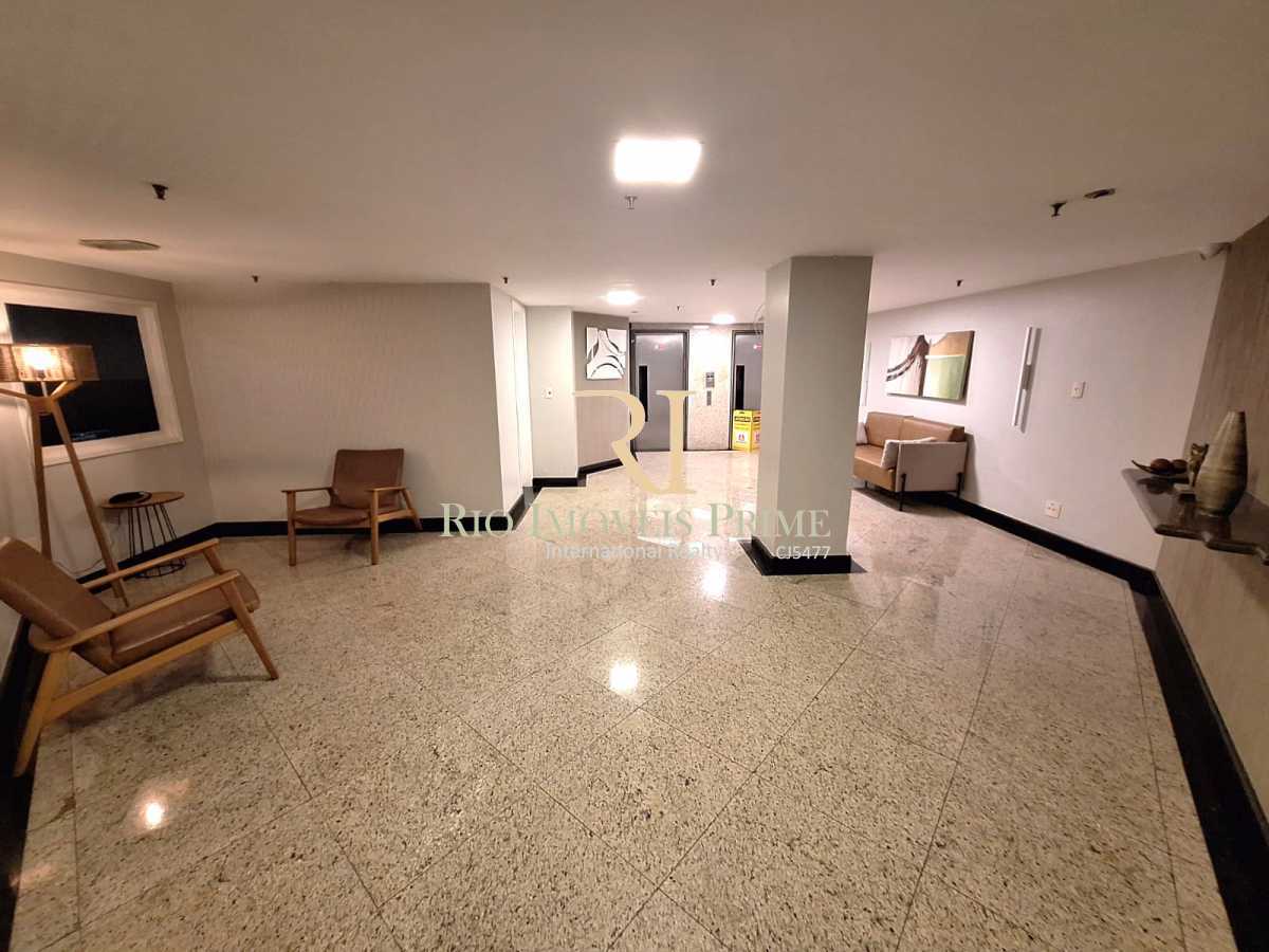 Conheça HALL DE ELEVADORES do imóvel - Cond Saens Pena, Tijuca, lazer, 3 quartos, 2 vagas - RPAP30284 - 30 HALL DE ELEVADORES - 30