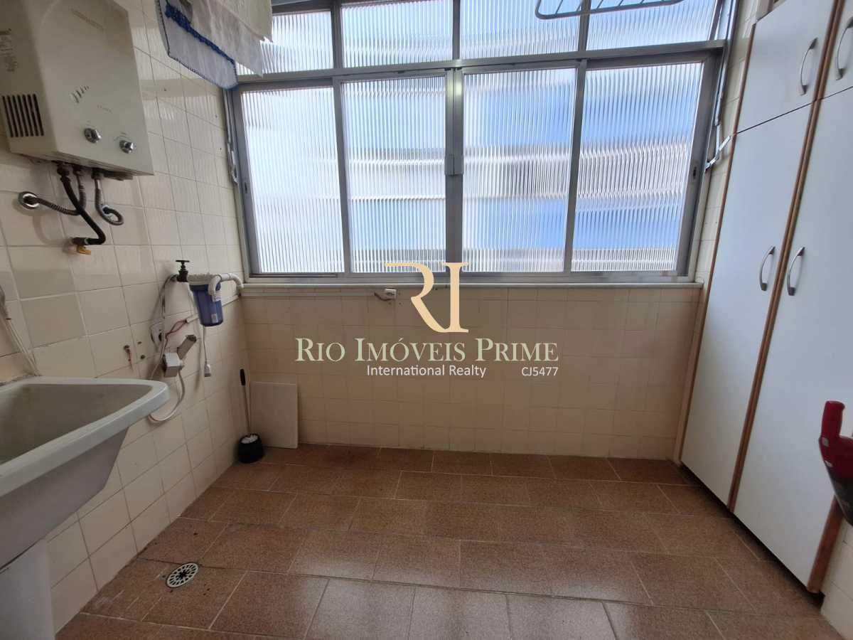 Conheça ÁREA DE SERVIÇO. do imóvel - Tijuca / metrô Saens Pena, 2 quartos, suíte, varanda e vaga - RPAP20405 - 16 ÁREA DE SERVIÇO. - 16
