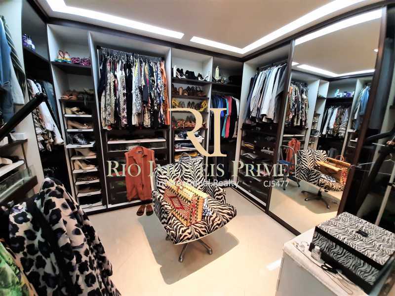 Conheça CLOSET SUÍTE1 do imóvel - Alameda Eucaliptos, mansão, 5 suítes - RPCN60002 - 14 CLOSET SUÍTE1 - 14