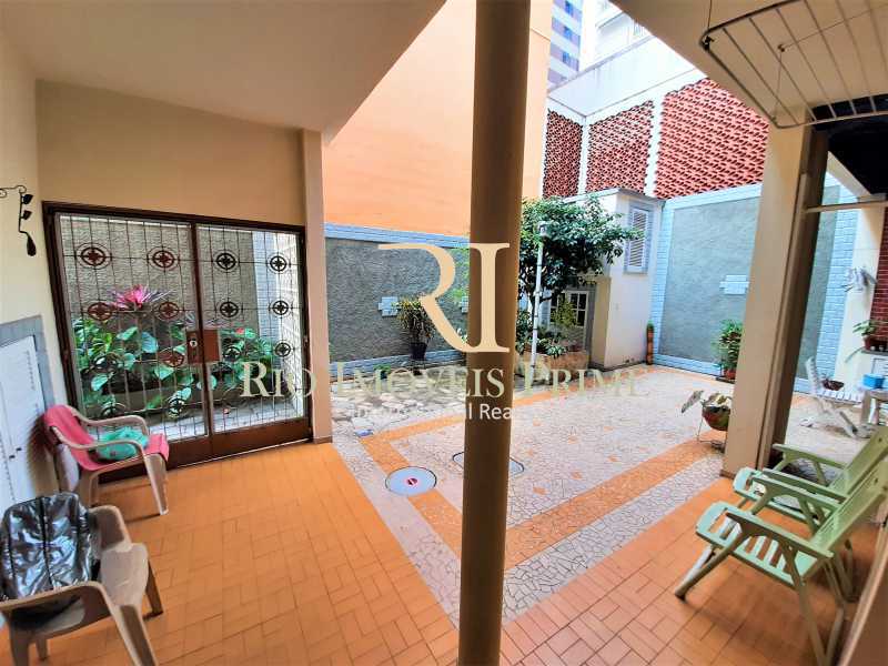 Conheça ÁREA EXTERNA do imóvel - Casa em Condomínio à venda Rua João da Mata, Metrô Uruguai Tijuca, Rio de Janeiro - R$ 1.700.000 - RPCN40002 - 8 ÁREA EXTERNA - 8