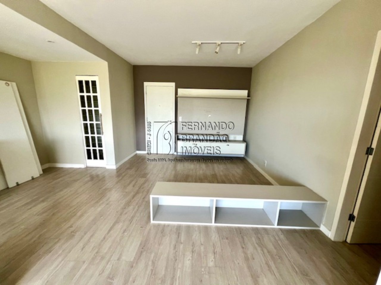 Conheça Foto 01 do imóvel - Reserva do Parque, Vendo lindíssimo apartamento na Barra Olímpica com 3 quartos, 1 suíte, 2 salas e 93m² - 7591 - 8 Foto 01 - 8