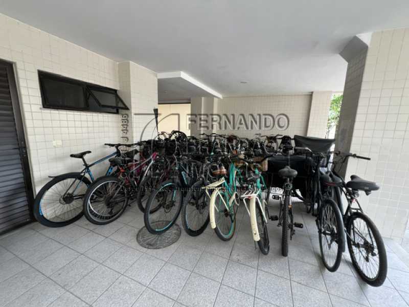 Conheça FB 7691 17. do imóvel - Vendo excelente apartamento, Grand Prix Barra Olímpica, com 150 m² + direito de uso de 150 m² de laje - 7690 - 28 FB 7691 17. - 28