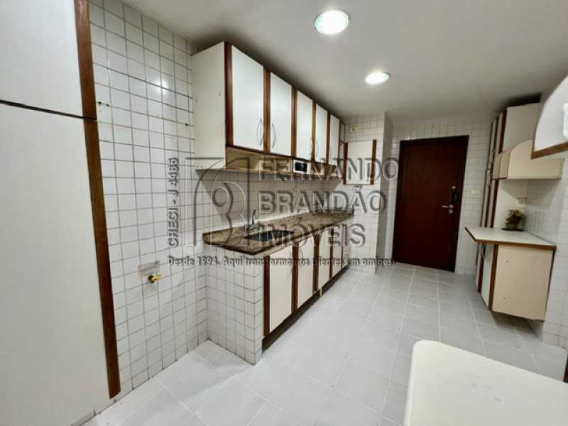 Conheça FB 7691 48. do imóvel - Vendo excelente apartamento, Grand Prix Barra Olímpica, com 150 m² + direito de uso de 150 m² de laje - 7690 - 17 FB 7691 48. - 17