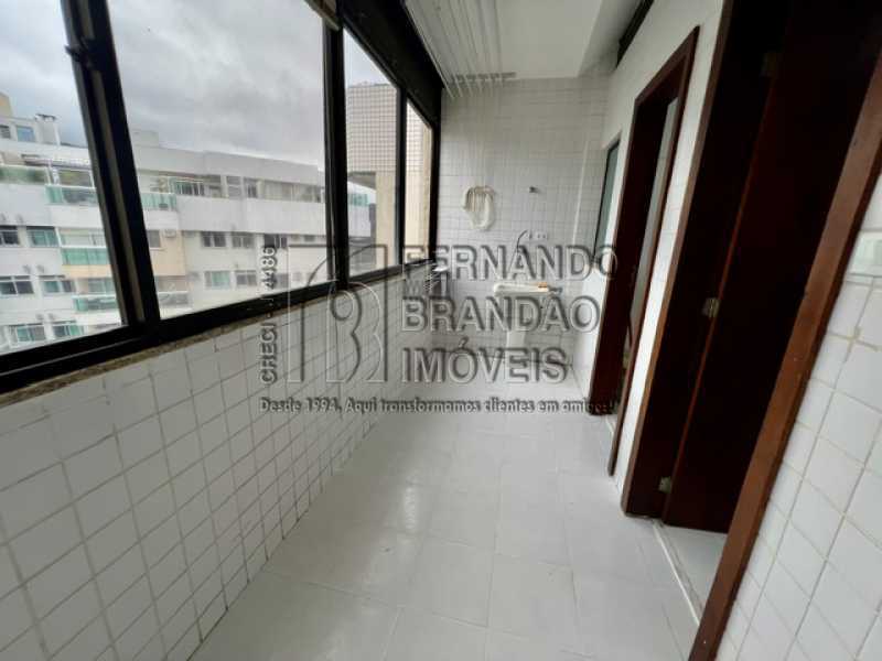 Conheça FB 7691 50. do imóvel - Vendo excelente apartamento, Grand Prix Barra Olímpica, com 150 m² + direito de uso de 150 m² de laje - 7690 - 18 FB 7691 50. - 18
