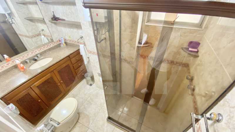 Conheça Banheiro Suíte do imóvel - Apartamento de 4 Quartos na Tijuca! 3 Vagas, Suíte e Portaria 24h. Agende sua visita - 2076 - 15 Banheiro Suíte - 15