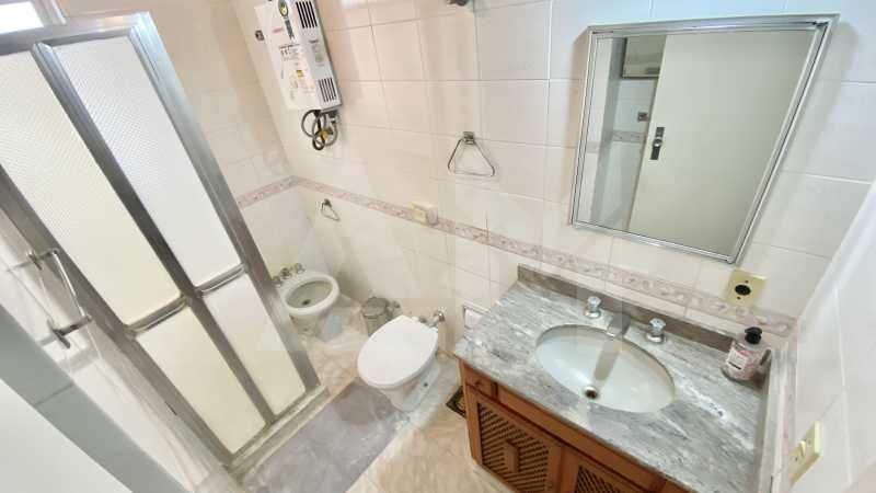 Conheça Banheiro Social do imóvel - Apartamento de 4 Quartos na Tijuca! 3 Vagas, Suíte e Portaria 24h. Agende sua visita - 2076 - 14 Banheiro Social - 14