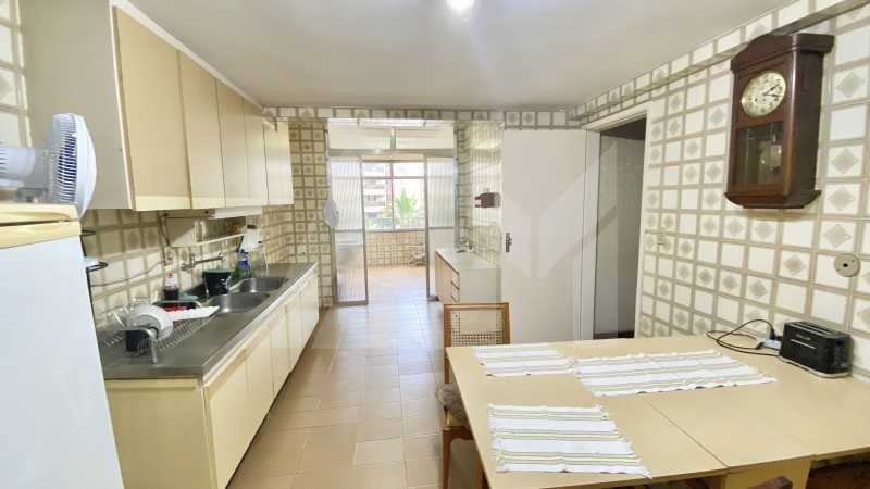 Conheça Copa-Cozinha do imóvel - Apartamento de 4 Quartos na Tijuca! 3 Vagas, Suíte e Portaria 24h. Agende sua visita - 2076 - 16 Copa-Cozinha - 16