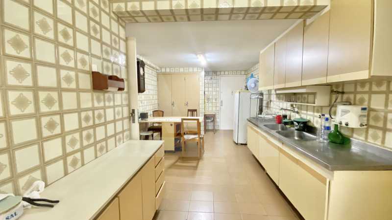 Conheça Copa-Cozinha do imóvel - Apartamento de 4 Quartos na Tijuca! 3 Vagas, Suíte e Portaria 24h. Agende sua visita - 2076 - 18 Copa-Cozinha - 18