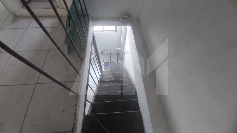 Conheça Escada do imóvel - Casa à venda Rua Santa Luísa, Tijuca, Rio de Janeiro - R$ 560.000 - 2913 - 18 Escada - 18