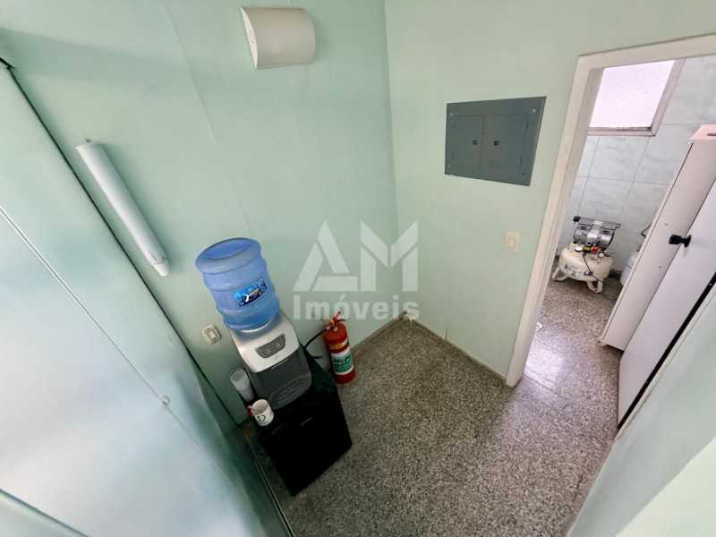 Conheça 3413 do imóvel - Sala comercial para alugar na Tijuca, Shopping 45 na Praça Saens Peña, pronta para consultório ou diversos segmentos, com segurança 24 horas e estacionamento. - 3413 - 7 3413 - 7