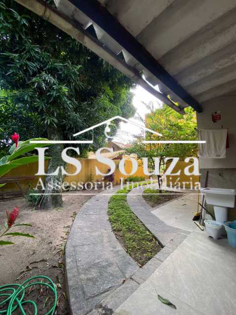 Conheça Quintal. do imóvel - Casa 3 quartos à venda Rio de Janeiro,RJ Praça Seca - R$ 500.000 - CS0435 - 26 Quintal. - 26