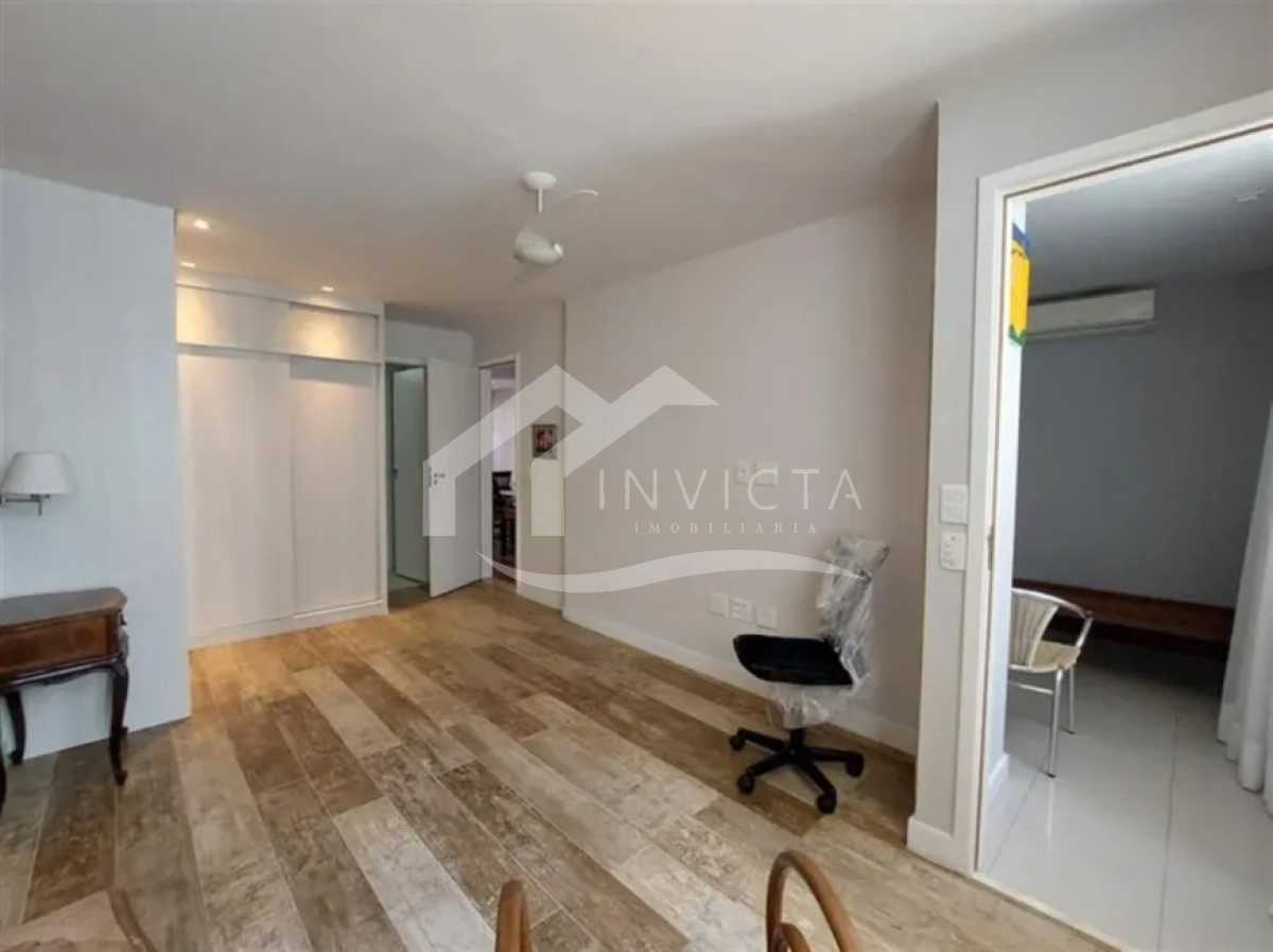 Conheça Suíte master 1º piso do imóvel - Excelente Cobertura Duplex de 220m², 4 quartos (1 suíte), área externa e 2 vagas em Ipanema - IPCO40014 - 21 Suíte master 1º piso - 21