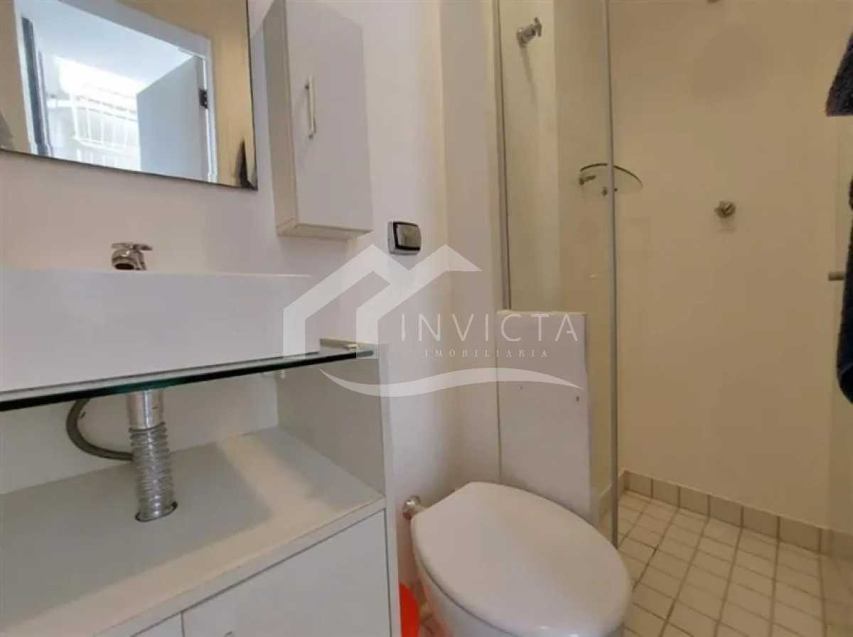 Conheça Banheiro de serviço do imóvel - Excelente Cobertura Duplex de 220m², 4 quartos (1 suíte), área externa e 2 vagas em Ipanema - IPCO40014 - 30 Banheiro de serviço - 30