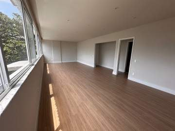 Imperdível - Maravilhoso 4 quartos reformado no Arpoador !!! - RPAP40083