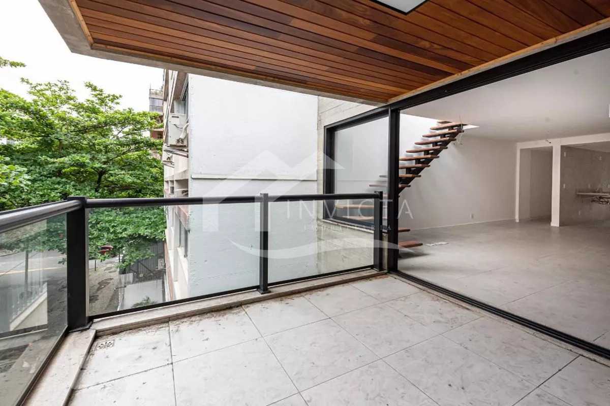 Conheça Varanda da sala do imóvel - ELEGANTE DUPLEX TOTALMENTE REFORMADO EM IPANEMA! - FCAP20551 - 14 Varanda da sala - 14