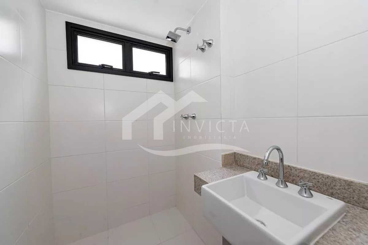 Conheça Banheiro suíte 2 do imóvel - ELEGANTE DUPLEX TOTALMENTE REFORMADO EM IPANEMA! - FCAP20551 - 21 Banheiro suíte 2 - 21