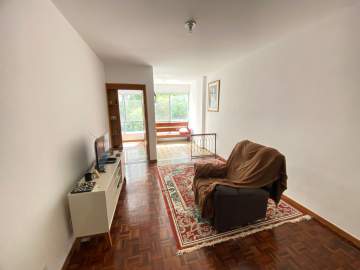 Ótima localização - MARAVILHOSO APARTAMENTO DE 3 QUARTOS COM SUÍTE E VAGA DE GARAGEM NO LEME - FCAP30907