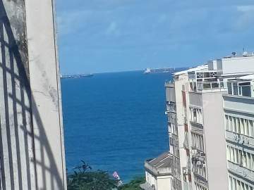 Ótima localização - MARAVILHOSA COBERTURA COM VISTA PARA O MAR NO POSTO 2! - FCCO30018