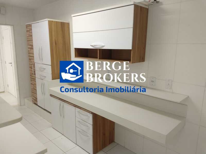 Conheça COZINHA do imóvel - Copacabana todo reformado com vaga de garagem - RJAP20195 - 16 COZINHA - 16