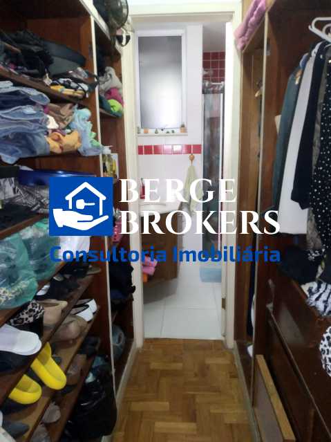 Conheça CLOSET E BANHEIRO QUARTO 1 do imóvel - Apartamento 3 quartos à venda Botafogo, Rio de Janeiro - R$ 1.050.000 - RJAP30559 - 11 CLOSET E BANHEIRO QUARTO 1 - 11