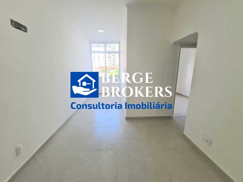 Conheça Sala do imóvel - Apartamento à venda Rua Gomes Carneiro, Ipanema, Rio de Janeiro - R$ 950.000 - RJAP10272 - 8 Sala - 8