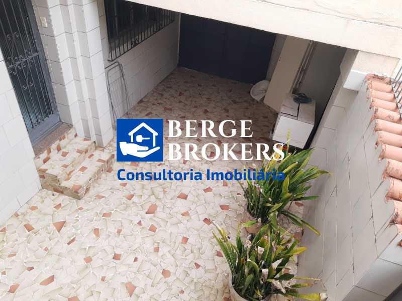 Conheça área serviço1 andar do imóvel - Casa de Vila 4 quartos à venda Vila Isabel, Rio de Janeiro - R$ 900.000 - RJCV40010 - 38 área serviço1 andar - 38
