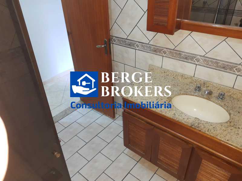 Conheça banheiro social do imóvel - Casa de Vila 4 quartos à venda Vila Isabel, Rio de Janeiro - R$ 900.000 - RJCV40010 - 32 banheiro social - 32