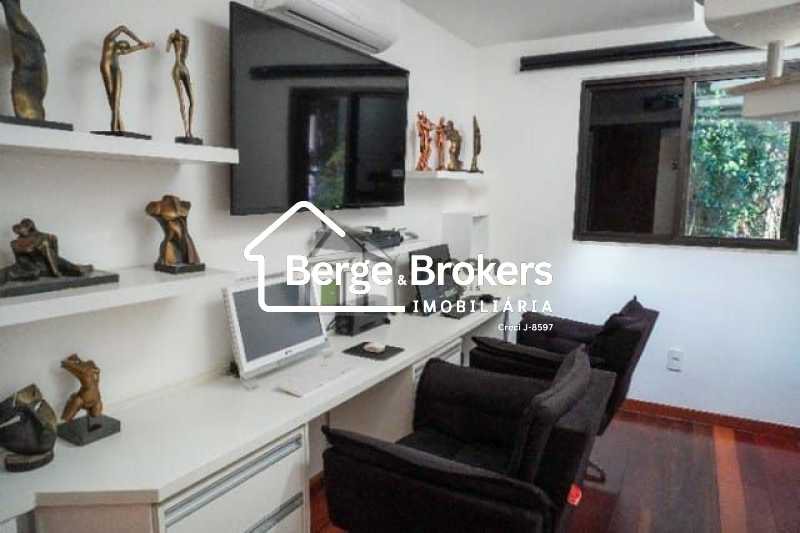 Conheça QUARTO 1 do imóvel - casa com 4 quartos sendo 1 suíte na barra da tijuca - RJCN40010 - 13 QUARTO 1 - 13