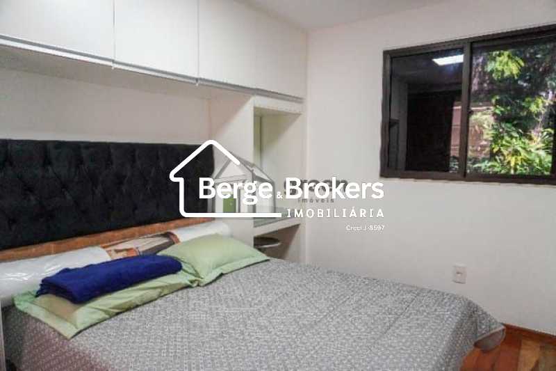 Conheça QUARTO 1 do imóvel - casa com 4 quartos sendo 1 suíte na barra da tijuca - RJCN40010 - 12 QUARTO 1 - 12