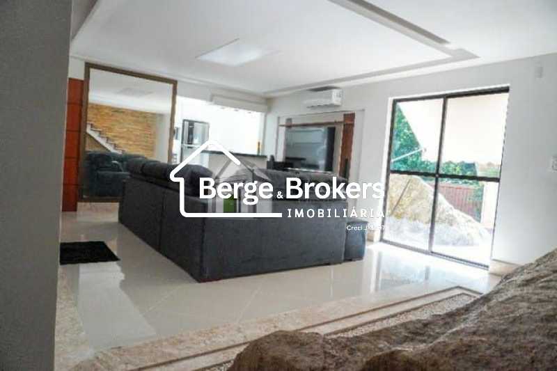 Conheça SALA do imóvel - casa com 4 quartos sendo 1 suíte na barra da tijuca - RJCN40010 - 7 SALA - 7
