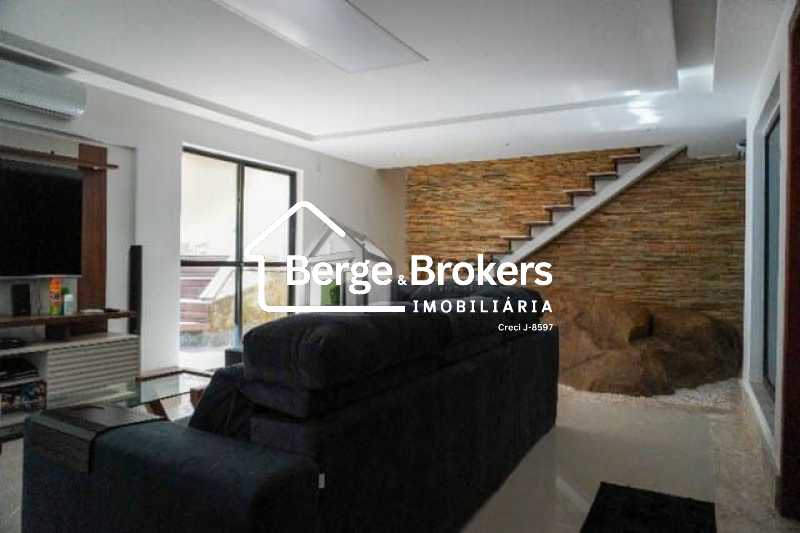 Conheça SALA do imóvel - casa com 4 quartos sendo 1 suíte na barra da tijuca - RJCN40010 - 6 SALA - 6