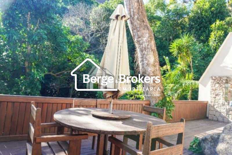 Conheça ÁREA EXTERNA do imóvel - casa com 4 quartos sendo 1 suíte na barra da tijuca - RJCN40010 - 18 ÁREA EXTERNA - 18
