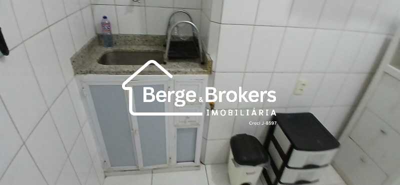 Conheça Cozinha do imóvel - Apartamento à venda Praia de Botafogo, Botafogo, Rio de Janeiro - R$ 490.000 - RJAP10322 - 5 Cozinha - 5