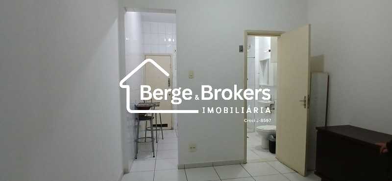 Conheça Sala do imóvel - Apartamento à venda Praia de Botafogo, Botafogo, Rio de Janeiro - R$ 490.000 - RJAP10322 - 15 Sala - 15