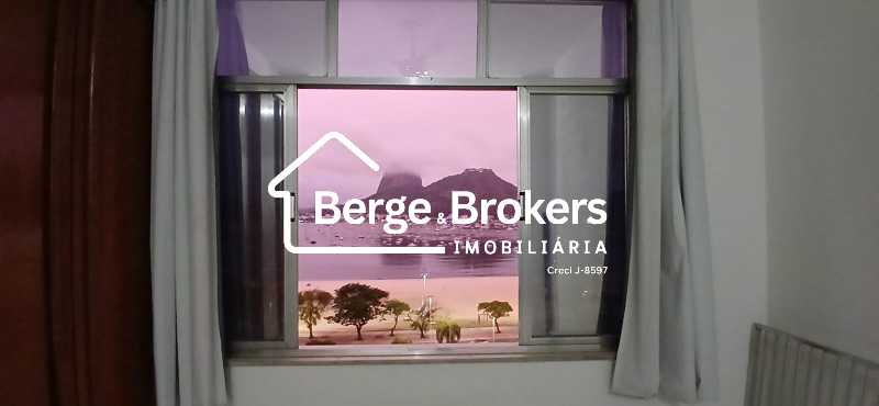 Conheça Vista Sala Tarde - Frontal do imóvel - Apartamento à venda Praia de Botafogo, Botafogo, Rio de Janeiro - R$ 490.000 - RJAP10322 - 23 Vista Sala Tarde - Frontal - 23