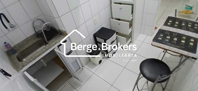 Conheça Copa-Cozinha do imóvel - Apartamento à venda Praia de Botafogo, Botafogo, Rio de Janeiro - R$ 490.000 - RJAP10322 - 8 Copa-Cozinha - 8