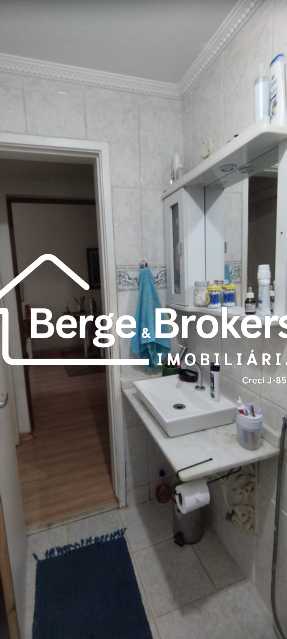 Conheça banheiro social do imóvel - Apartamento à venda Travessa Cerqueira Lima, Riachuelo, Rio de Janeiro - R$ 260.000 - RJAP20648 - 14 banheiro social - 14