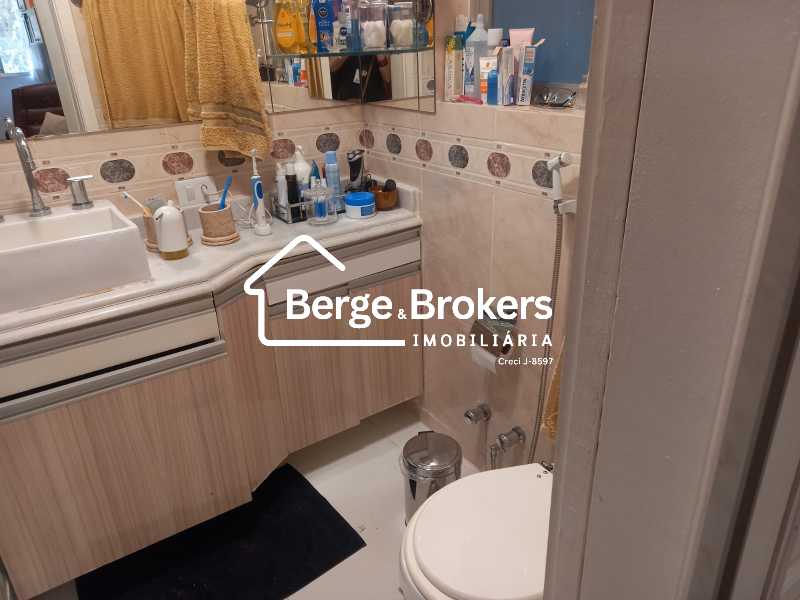 Conheça BANHEIRO SUITE 1 do imóvel - Apartamento à venda Praça Eugênio Jardim, Copacabana, Rio de Janeiro - R$ 1.700.000 - RJAP30672 - 12 BANHEIRO SUITE 1 - 12