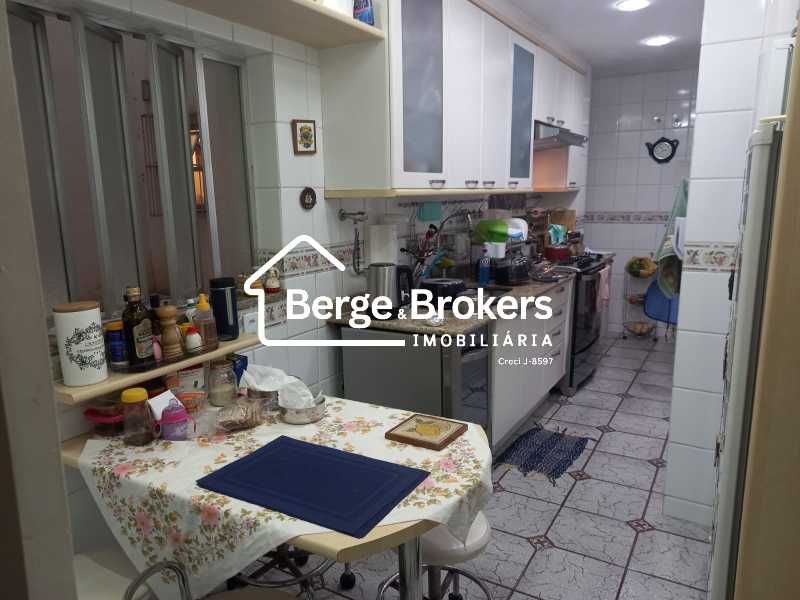 Conheça COZINHA do imóvel - Apartamento à venda Praça Eugênio Jardim, Copacabana, Rio de Janeiro - R$ 1.700.000 - RJAP30672 - 17 COZINHA - 17