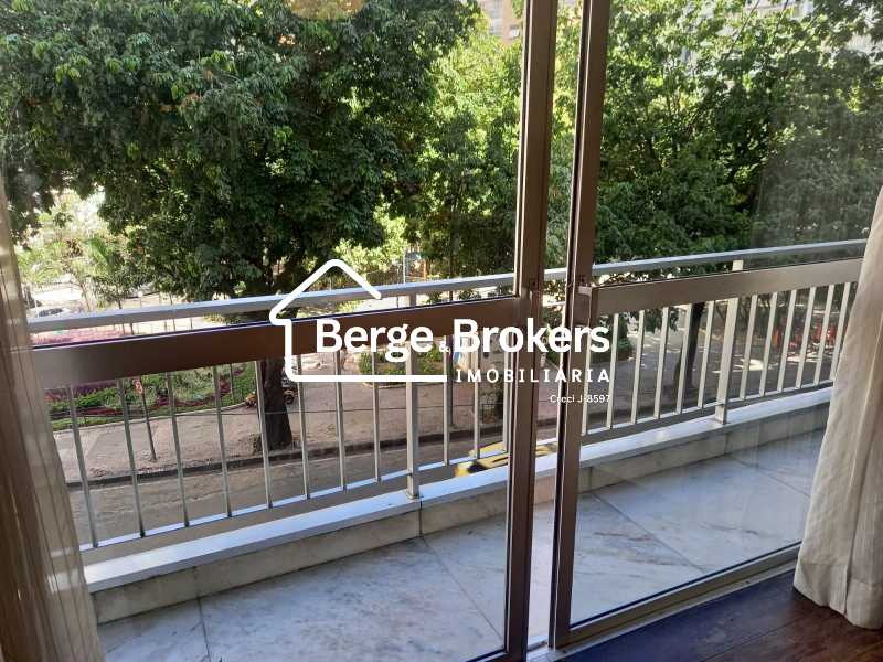 Conheça VARANDA do imóvel - Apartamento à venda Praça Eugênio Jardim, Copacabana, Rio de Janeiro - R$ 1.700.000 - RJAP30672 - 5 VARANDA - 5