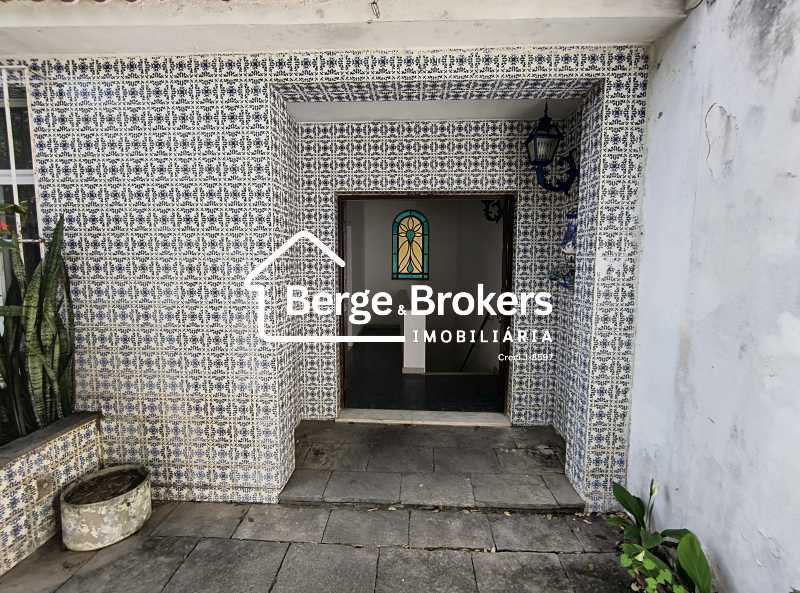 Conheça ENTRADA CASA do imóvel - Excelente Casa Triplex próxima ao Alto da Boa Vista muito espaçosa - RJCA30025 - 7 ENTRADA CASA - 7