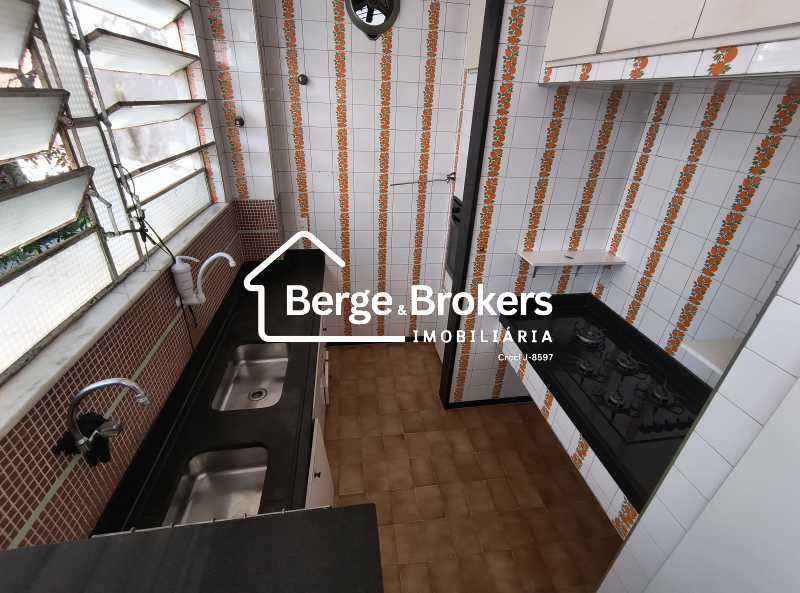 Conheça COZINHA do imóvel - Excelente Casa Triplex próxima ao Alto da Boa Vista muito espaçosa - RJCA30025 - 19 COZINHA - 19