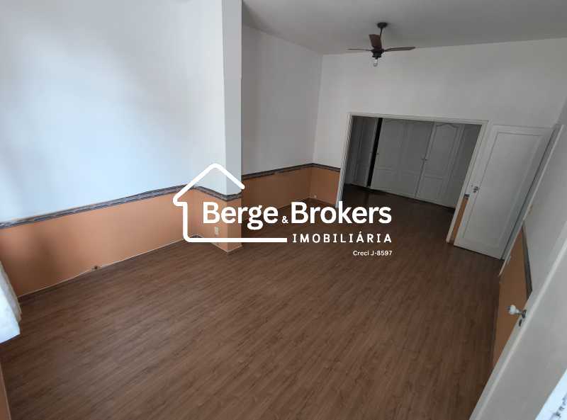 Conheça SUITE 1 do imóvel - Excelente Casa Triplex próxima ao Alto da Boa Vista muito espaçosa - RJCA30025 - 26 SUITE 1 - 26