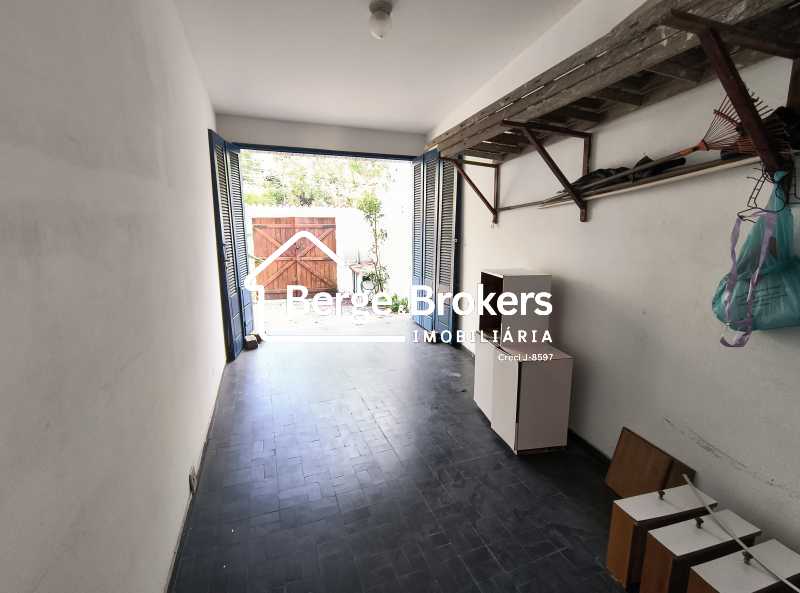 Conheça GARAGEM do imóvel - Excelente Casa Triplex próxima ao Alto da Boa Vista muito espaçosa - RJCA30025 - 46 GARAGEM - 46