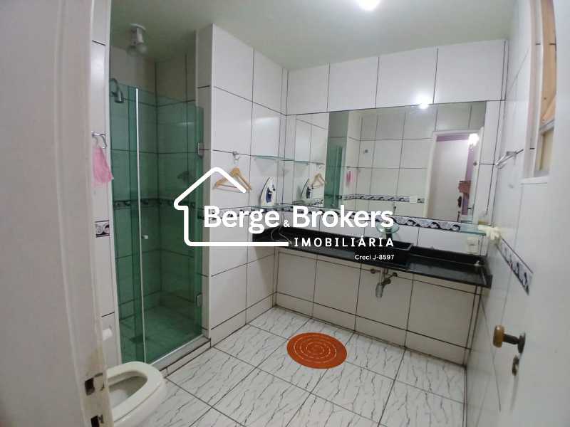 Conheça BANHEIRO 3 do imóvel - REFORMADO/VISTA PRAIA DE BOTAFOGO/METRÔ/GARAGEM - RJAP30699 - 18 BANHEIRO 3 - 18