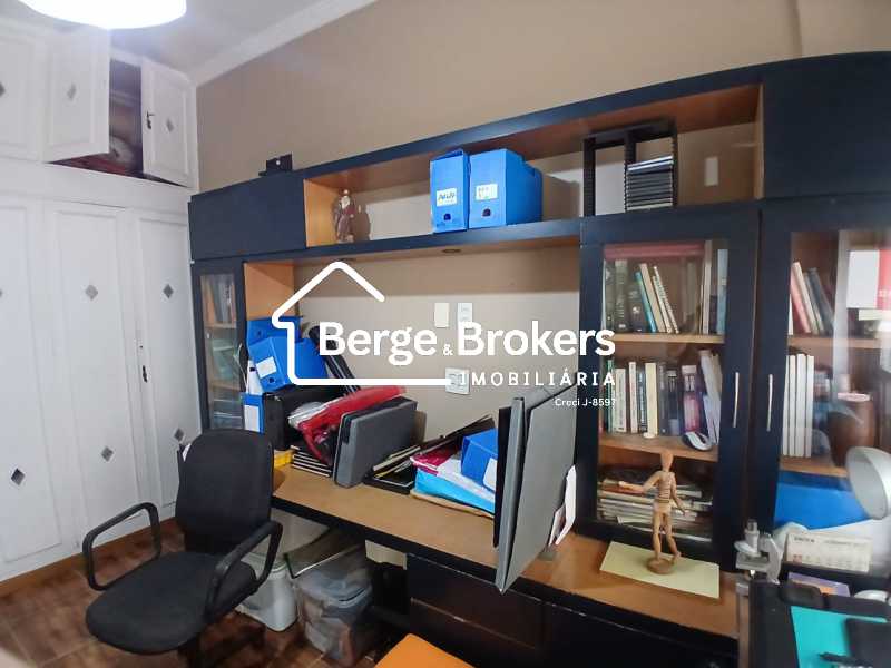 Conheça QUARTO 2 do imóvel - REFORMADO/VISTA PRAIA DE BOTAFOGO/METRÔ/GARAGEM - RJAP30699 - 22 QUARTO 2 - 22