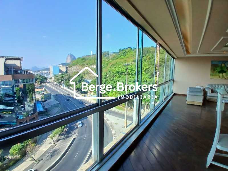 Conheça VISTA DA SALA do imóvel - REFORMADO/VISTA PRAIA DE BOTAFOGO/METRÔ/GARAGEM - RJAP30699 - 4 VISTA DA SALA - 4