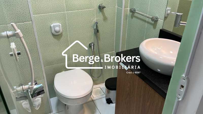 Conheça banheiro do imóvel - lindíssimo apartamento na praia de Botafogo - RJKI00025 - 6 banheiro - 6