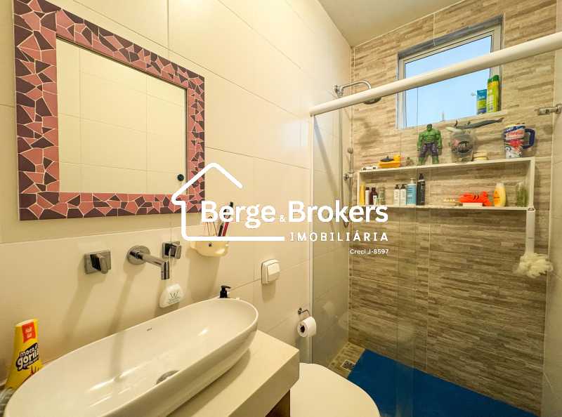 Conheça Cópia de 05banheiros001 do imóvel - Apartamento à venda Rua Jardim Botânico, Jardim Botânico, Rio de Janeiro - R$ 1.200.000 - RJAP30712 - 32 Cópia de 05banheiros001 - 32